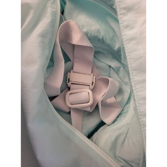 BNWT Eddie Bauer Women's WindPac Hoodie, size M - Picture 7 of 7